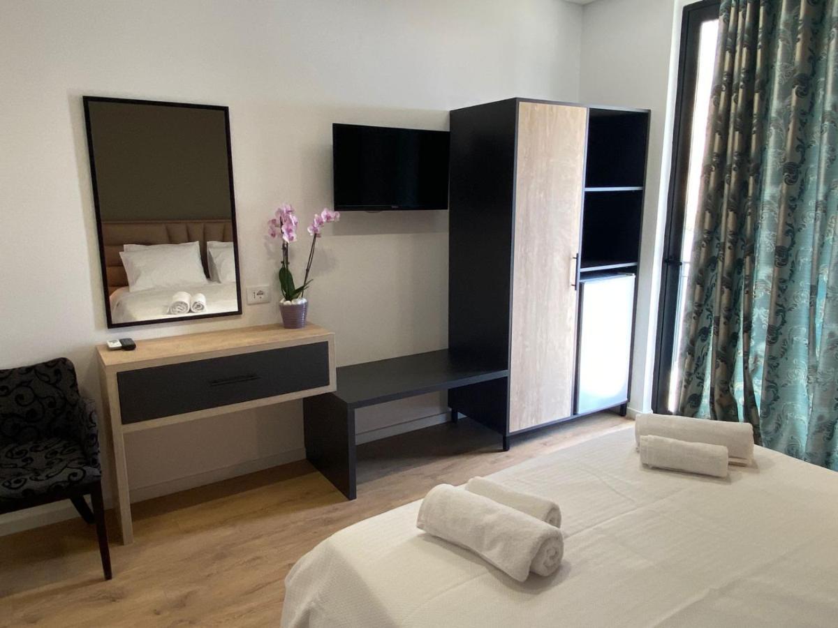 Augusto Rooms Sarande Luaran gambar