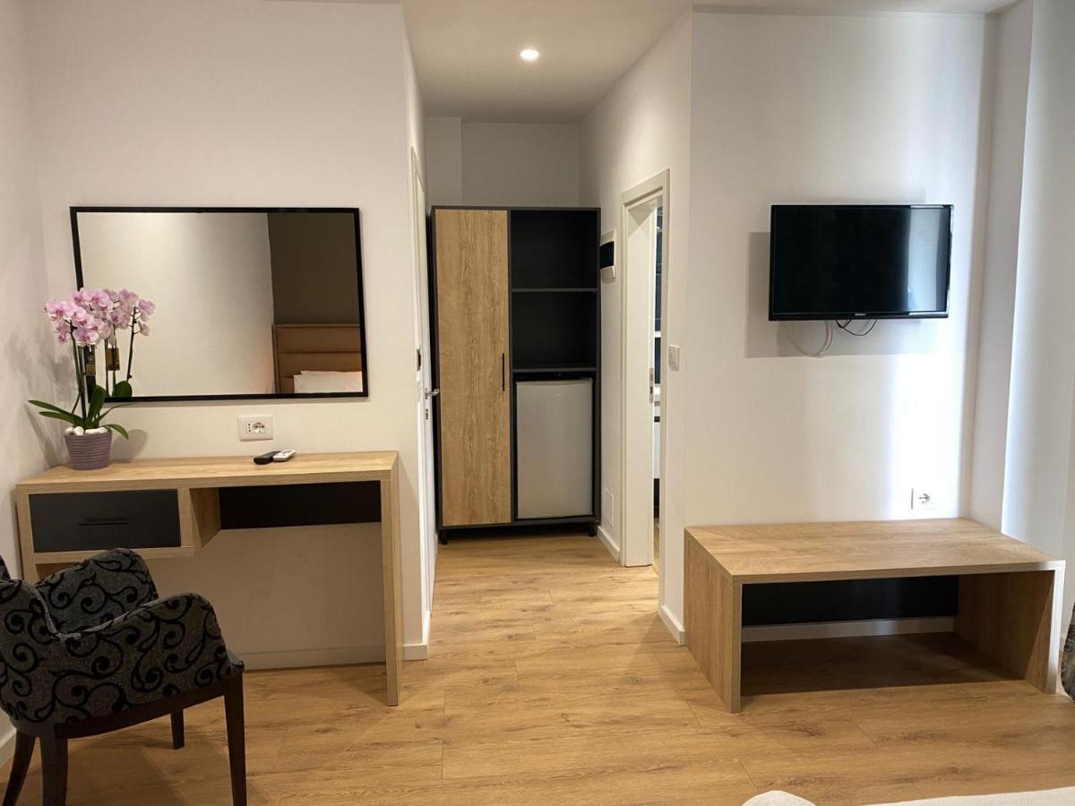 Augusto Rooms Sarande Luaran gambar